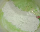 Foto langkah ke 3 dari resep Bolu tape pandan putih telur enak.