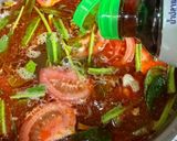 Gambar langkah 5 resipi Tomyam ayam.