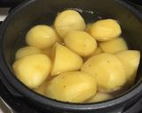 Foto del paso 1 de la receta: Papas en puré con parmesano