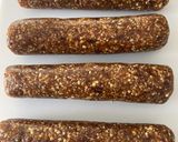 A picture of step 3 of Dates and peanut bites.