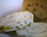 A picture of step 6 of Arabic ice cream.
