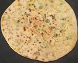 A picture of step 4 of Wheat paratha stuffed paneer.