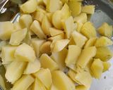 A picture of step 1 of Aloo kurma curry with vegetables.