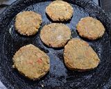 Foto del paso 5 de la receta: Hamburguesas de lentejas, garbanzos y espinaca sin tacc
