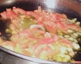 A picture of step 2 of Red sauce macroni.