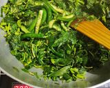 A picture of step 5 of Ganyaar/Gandhari saag.