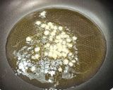 Foto del paso 2 de la receta: Tortilla de patatas con cebolla en salsa