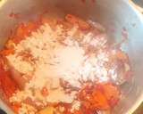 Foto del paso 3 de la receta: Pollo guisado a la cerveza, con verduras y patatas