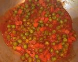 A picture of step 7 of Carrot and Peas Curry.