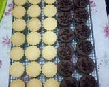Foto langkah ke 6 dari resep Easy Eggless Cookies.