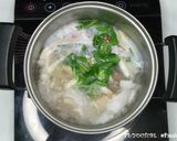 รูปขั้นตอนการทำที่ 2 ของ ต้มยำกุ้งมะพร้าวอ่อน