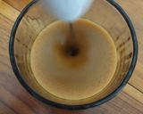 Foto langkah ke 2 dari resep Honey Almond Milk Coffee Ice Mommylicious.