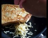 รูปขั้นตอนการทำที่ 3 ของ Boiled egg Avocado Frenchtoast Sandwich