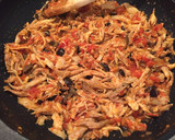 Foto del paso 4 de la receta: Empanada de pollo