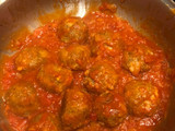 Albóndigas al horno con salsa de tomate