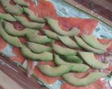 Foto del paso 2 de la receta: Sushi de pepino holandés y salmón ahumado
