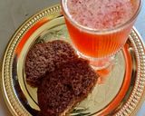 صورة لخطوة 2 من وصفة عصير كوكتيل بالفراولة 🍓🍊🍹