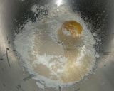 รูปขั้นตอนการทำที่ 2 ของ พิซซ่าไส้กรอกไก่ปูเทียม