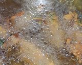 A picture of step 3 of Egg pakoda.