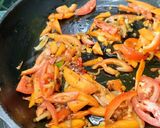 A picture of step 4 of Spaghetti Pasta Bolognese with Soya and Veggies.