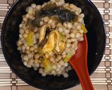 Foto del paso 6 de la receta Cuscús Perlado al Aceite de Bonito con Notas Umami de Salsa Perrins, Wakame y Mejillones