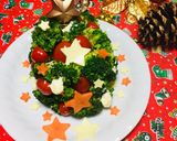 Foto del paso 2 de la receta: Ensalada navideña con vegetales en forma de arbolito!