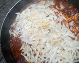 A picture of step 7 of Spagetti with cabbage sauce.