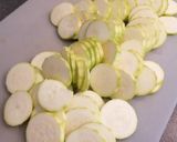 Une image de l'étape 1 de Gratin de courgettes.