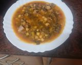 Foto del paso 8 de la receta: Guiso de garbanzos con secreto ibérico y espinacas