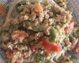 Foto del paso 3 de la receta: Salmón con verduras y quinua