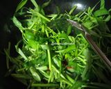 Foto langkah ke 3 dari resep Tumis Kangkung & Buncis.