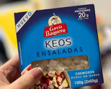 Foto del paso 2 de la receta: Ensalada de espinacas con fresas y daditos de queso