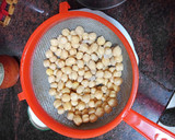 Foto del paso 1 de la receta: Albóndigas de papas, garbanzos y carne con guisantes