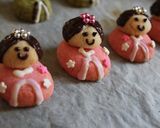 A picture of step 23 of Decoration Cookies: For Your Cakes on Doll's Day.
