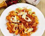 Hình bước làm 3 của món Bánh Gạo Xào Thịt Gà