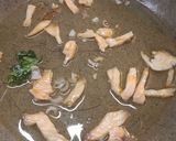 Foto del passaggio 3 della ricetta Orzo perlato con salmone e carciofi
