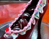 Foto del paso 7 de la receta: Tacón de Chocolate con Bombones Rellenos