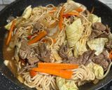 Foto langkah ke 3 dari resep Beef yakisoba.