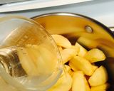 A picture of step 6 of Everyone's Favorite Applesauce.