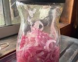Foto del paso 4 de la receta: Cebolla morada encurtida / en escabeche 💜