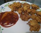 A picture of step 4 of Moong dal Bhajia.