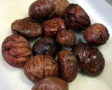 A picture of step 5 of Simmered Chestnuts.