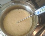 Foto del passaggio 1 della ricetta Torta alle fragole effetto gelato