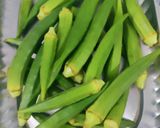 A picture of step 1 of Crispy Okra.