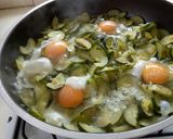 A picture of step 3 of Green Zuchini with eggs *Vegetarian.