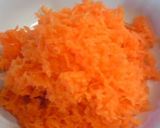 A picture of step 1 of Grated Carrot Cake With Honey.