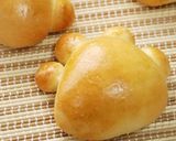 A picture of step 9 of Paw Shaped Green Tea Custard Cream Bread.