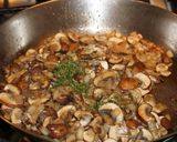 Foto del paso 3 de la receta: MUSLOS DE POLLO A LA CAZADORA (CHASSEUR), FRANCÉS. JON STYLE