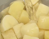 Foto del paso 1 de la receta: Tortitas de patata y queso