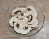 Hình bước làm 1 của món Bữa sáng với trứng, rau bina và nấm #cleaneating